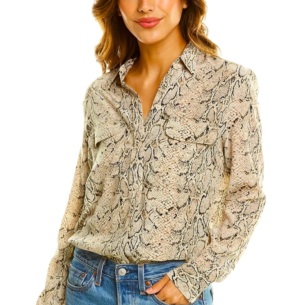 Equipment 100% silk reptile print XS blouse with slim fit.
